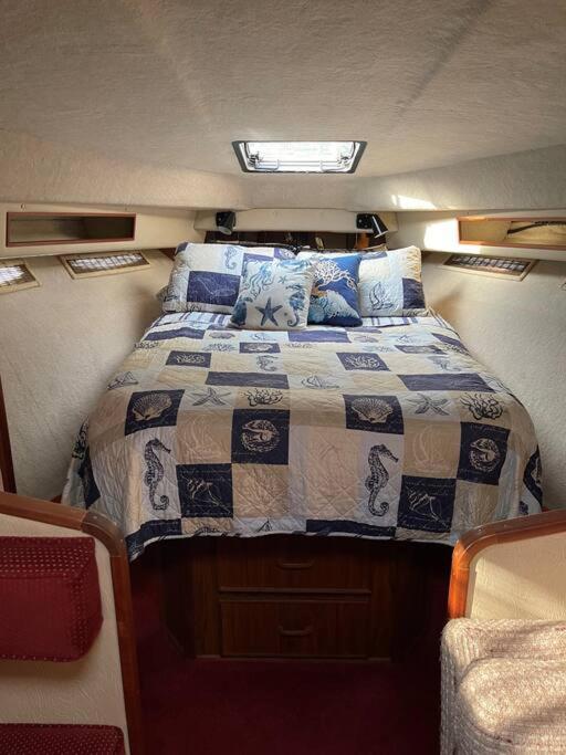 Private Yacht On Catskill Creek Екстериор снимка