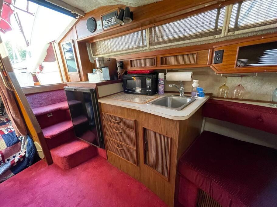 Private Yacht On Catskill Creek Екстериор снимка