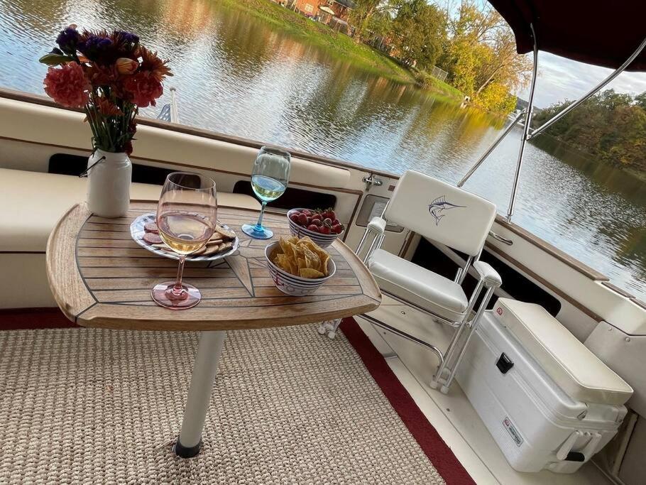 Private Yacht On Catskill Creek Екстериор снимка